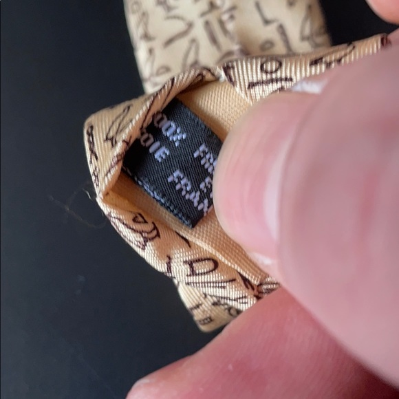 Tie - Picture 5 of 6